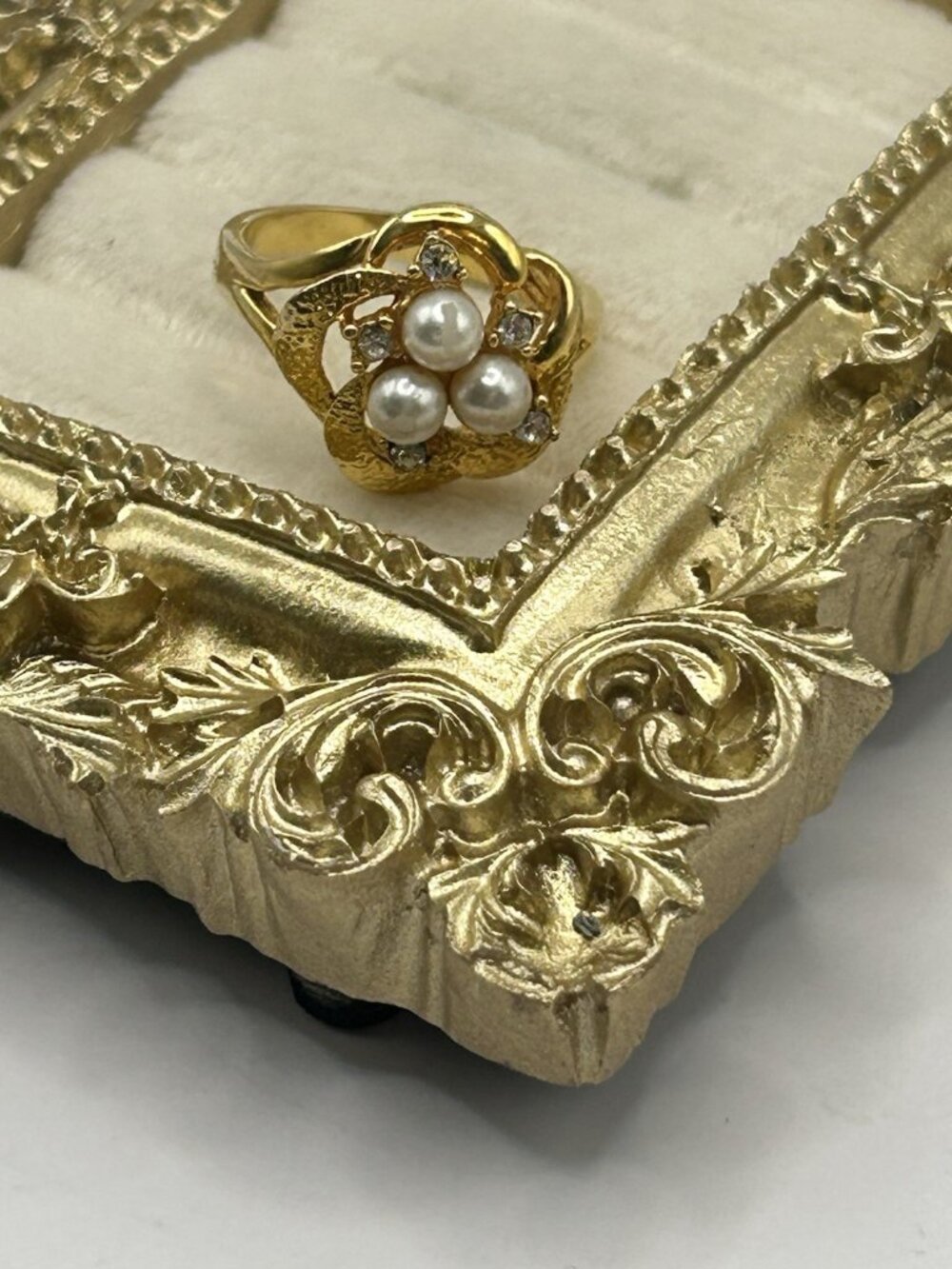 Vintage Cottagecore Faux Pearl Rhinestone Gold Tone Flower Ring Size 7 Romantic - Picture 12 of 16